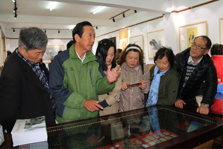 公园旅游文化艺术节期间上海万科文化发展组织书画研讨活动